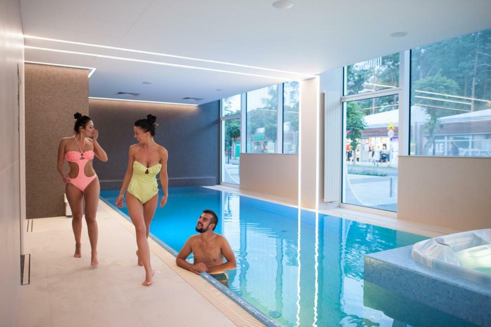 Baltic Palace Aparthotel Поберово Екстериор снимка